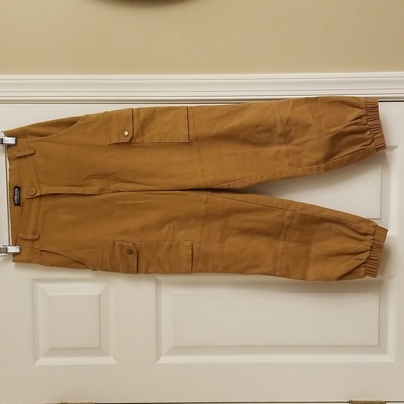 Fashion Nova camel colored joggers - Picture 3 of 8